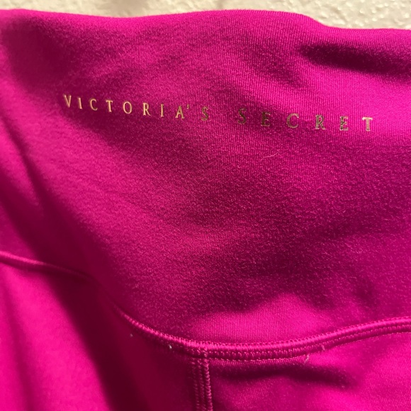 Victoria Secret - Picture 3 of 5